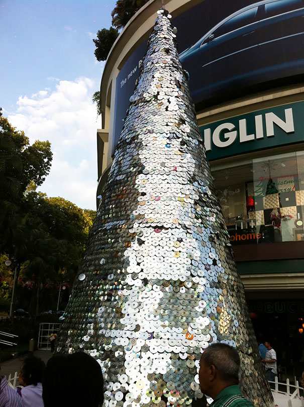 arbol-de-navidad-con-CDs