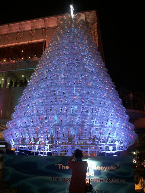 arbol-navidad-con-garrafas-pet