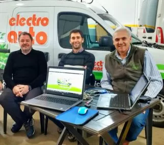 60c0f5c2aa267_322_284!