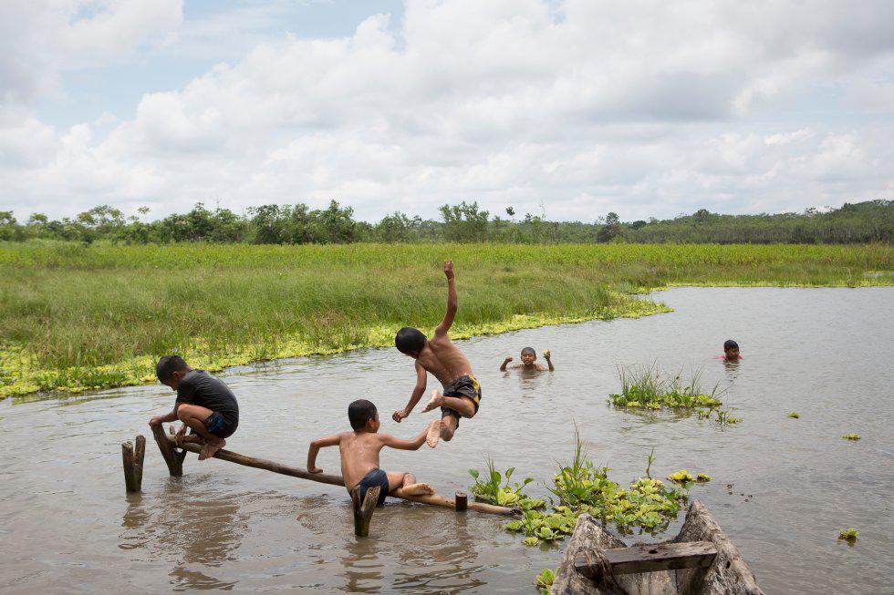 ninos-kukama-rio-maranon-juanjo-fernandez