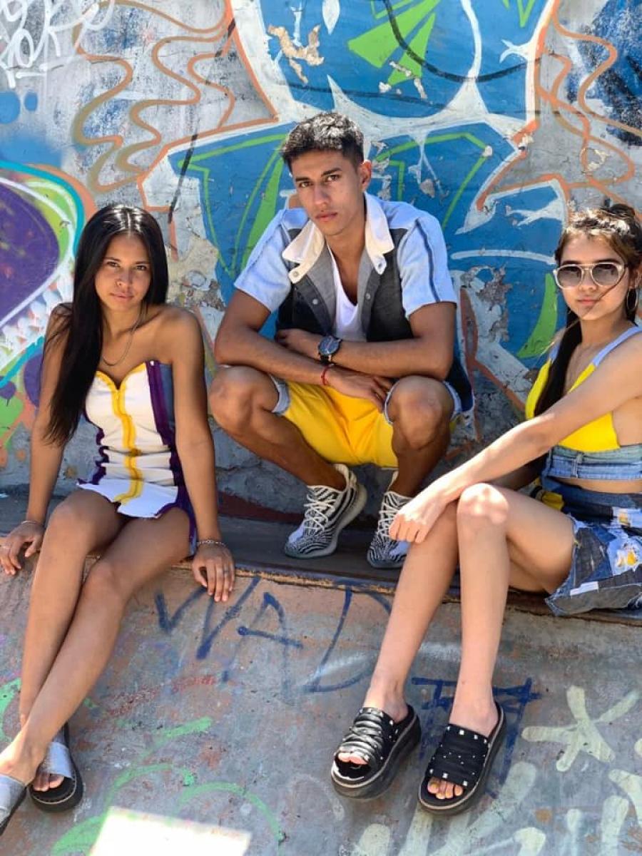 prendas-hechas-desechos-denim-metodo-patchwork-foto-de-silveria-826888-101255