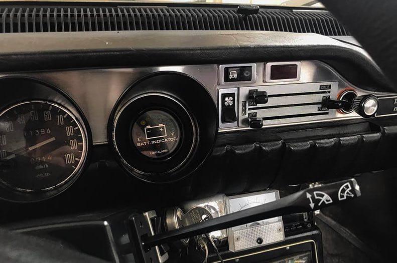 Renault-12-eléctrico-interior