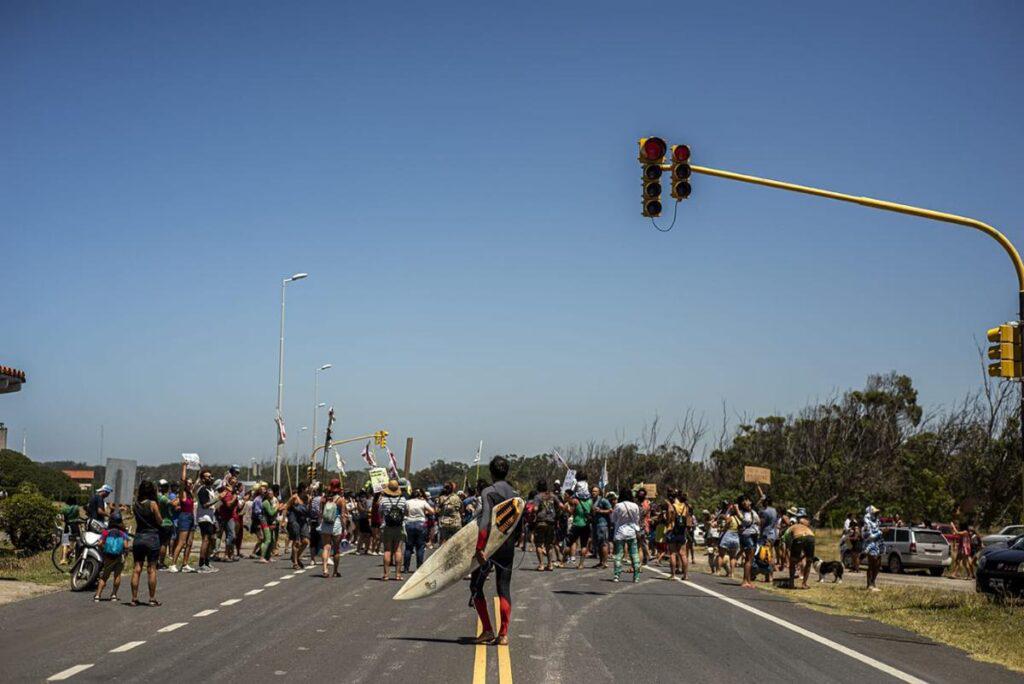 atlanticazo-pueblos-de-la-costa-se-movilizan-contra-petroleras-001-1024x684