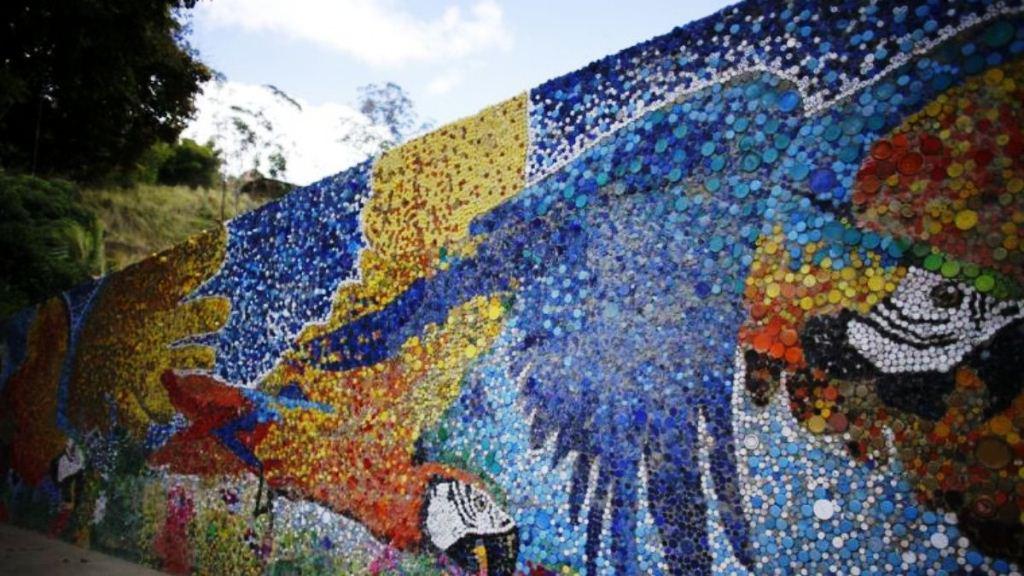 Mural-hecho-con-200.000-tapas-noticiasACN-4