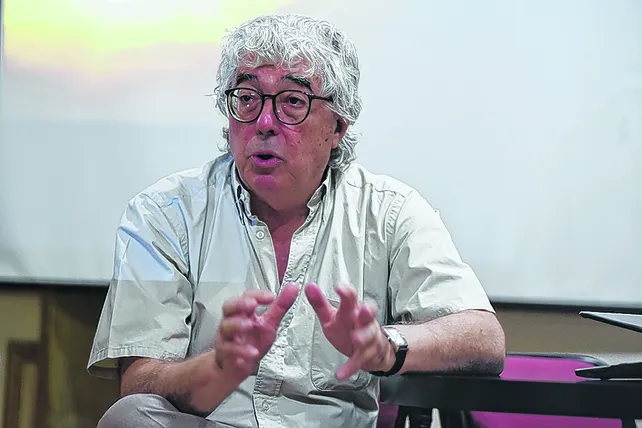 alejandro-oliva-titular-del-centro-estudios-interdisciplinarios-la-unr-coordina-el-trabajo-que-realizan-investigadores-rosario-rio-iv-y-villa-maria