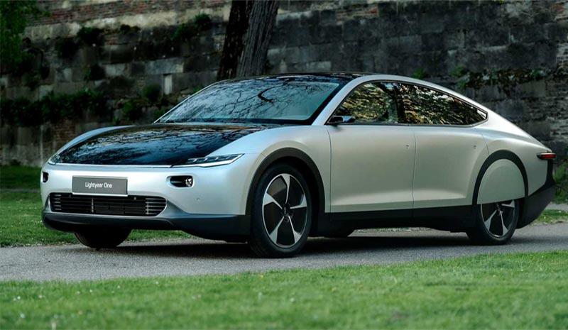 los-vehiculos-electricos-impulsados-por-energia-solar-estan-casi-listos-para-salir-a-la-carretera-grafica-13407