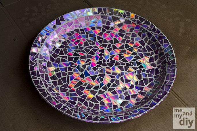 Mosaico-con-CD-en-plato