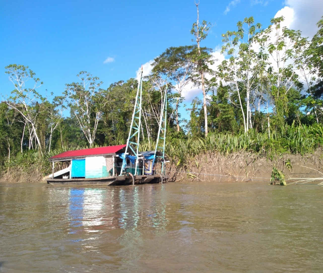 Minería-ilegal-de-oro-en-el-río-Madre-de-Dios-CEJIS-5-1