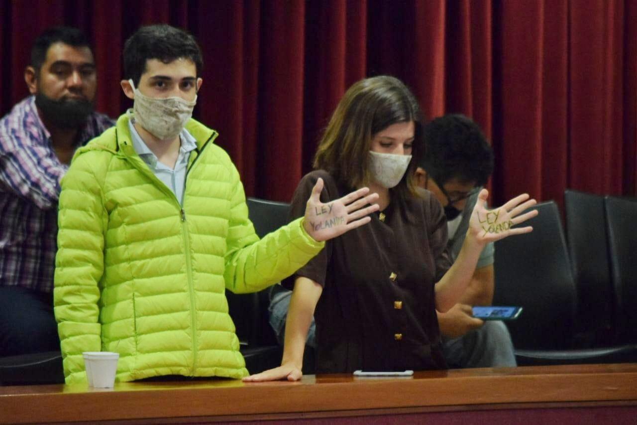 tucuman-adhirio-ley-yolanda-homenajea-tucumana-881060-165452