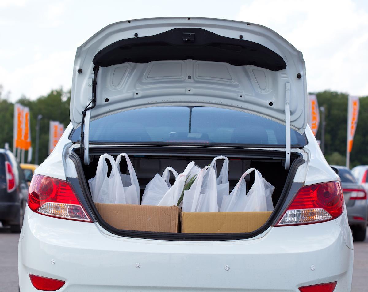 Bolsas-de-plastico-maletero