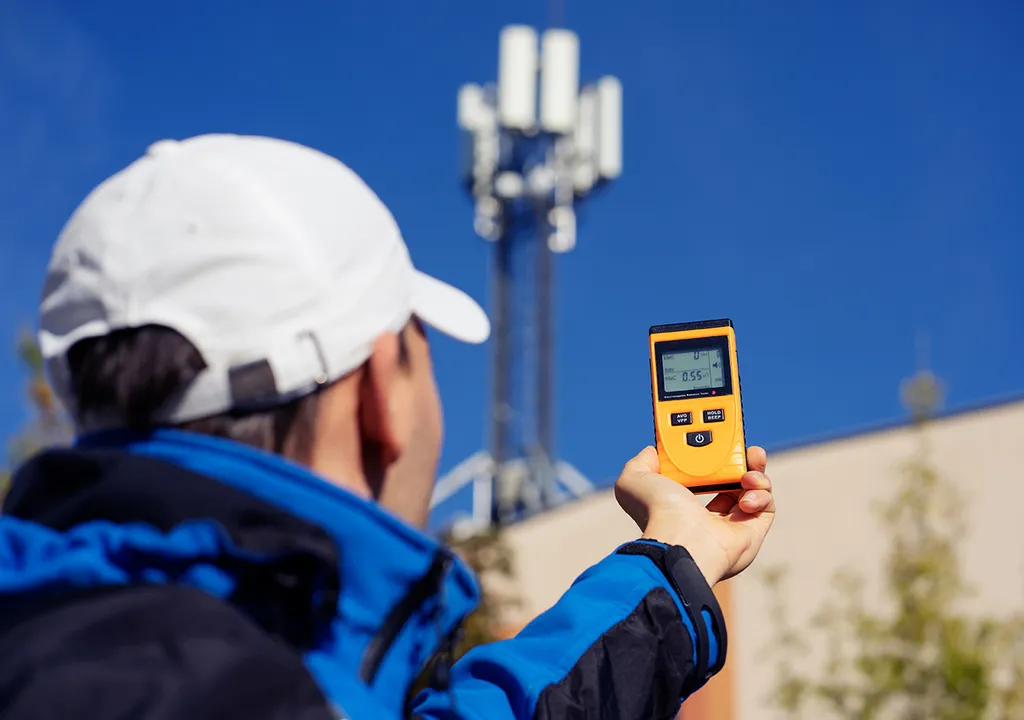 contaminacion-electromagnetica-que-es-y-como-nos-afecta-celular-wifi-antena-cancer-salud-1687600522887_1024