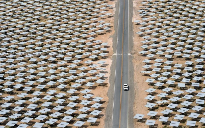 los-campos-espejados-surcan-unos___KU1j_m4B6_720x0__1