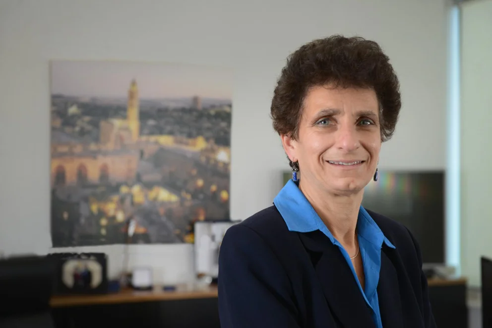 APKUUY4V3NBZFGCMILG64UUF5I