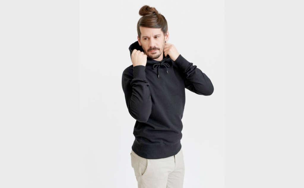 Sudadera-de-Pure-Waste-elaborada-con-materiales-reciclados-1024x633