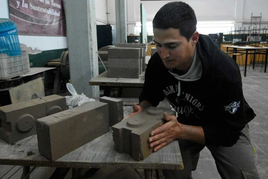 W01UzJqh3_870x580__1