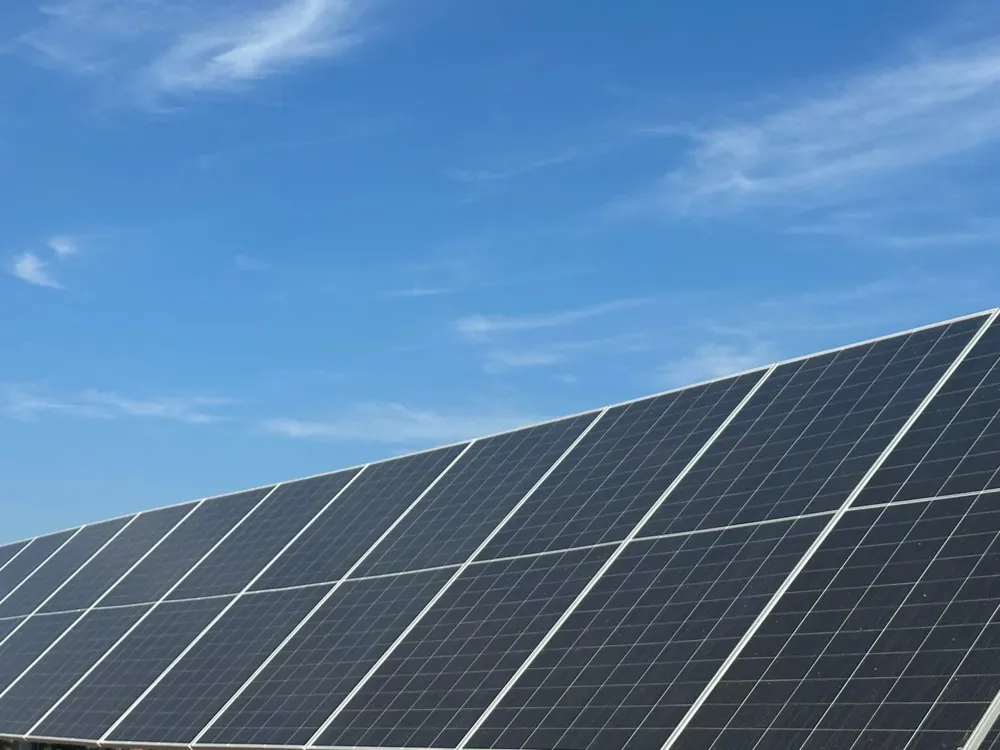 Panel-solar-en-Parque-Solar-Pampa-del-Infierno-1536x1152