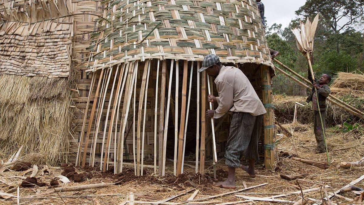 weaving-as-a-climatic-and-social-architecture-exploring-african-vernacular-huts_1 (1)