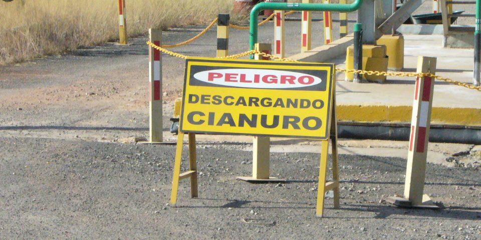 Cianuro-cartel-descargando-960x480