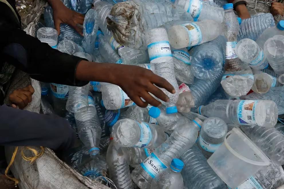 CHFOIOINVJH43DPAWVETIIOZNU