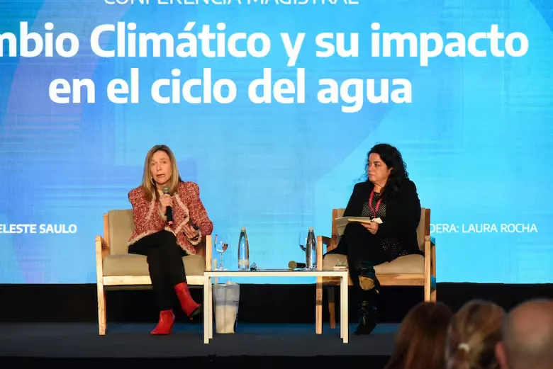 celeste-saulo-al-disertar-en-la-congreso-nacional-WE7HM37E4VG45FFWHX2JPQ7T3I