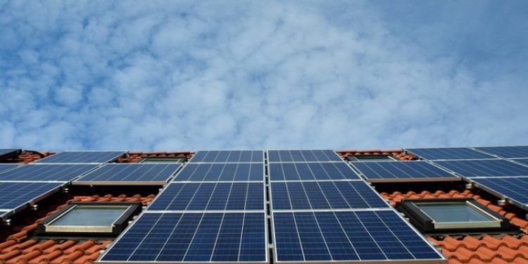 paneles-solares-autoconsumo-electrico-750x375