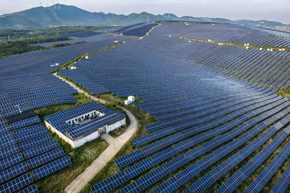 boty2025-photoessay-solar_field