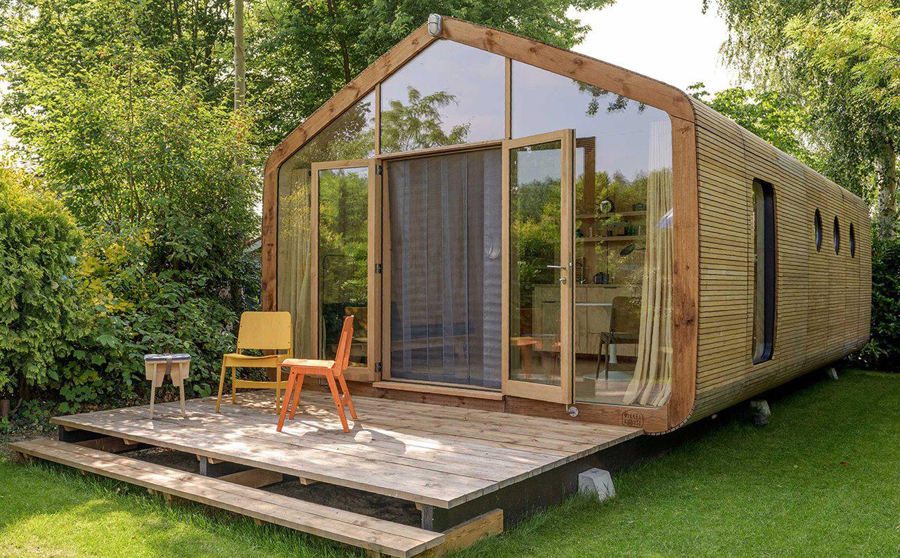 la-ligereza-de-una-casa-wikkelhouse-permite-su-instalacion-en-el-terreno-en-apenas-24-horas-sin-cimentacion_21f2c8c6_1280x794