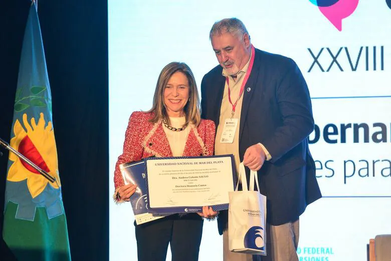 saulo-fue-nombrada-doctora-honoris-causa-por-la-Q4U2TUNAUJGAJI26RXHJHFFLQ4