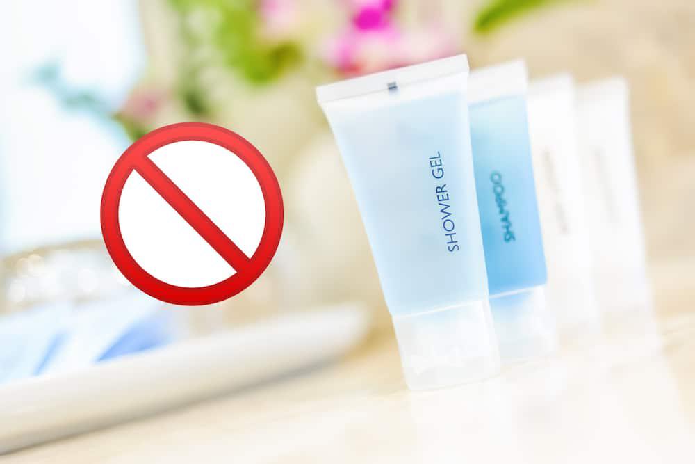 Phohibido-accesorios-plastico-baños-hoteles