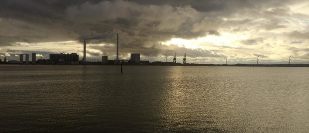 large_vFkLeR0TU8hcQjV3rGJ9JBKtT36h0hGe_nMnXU5i-38