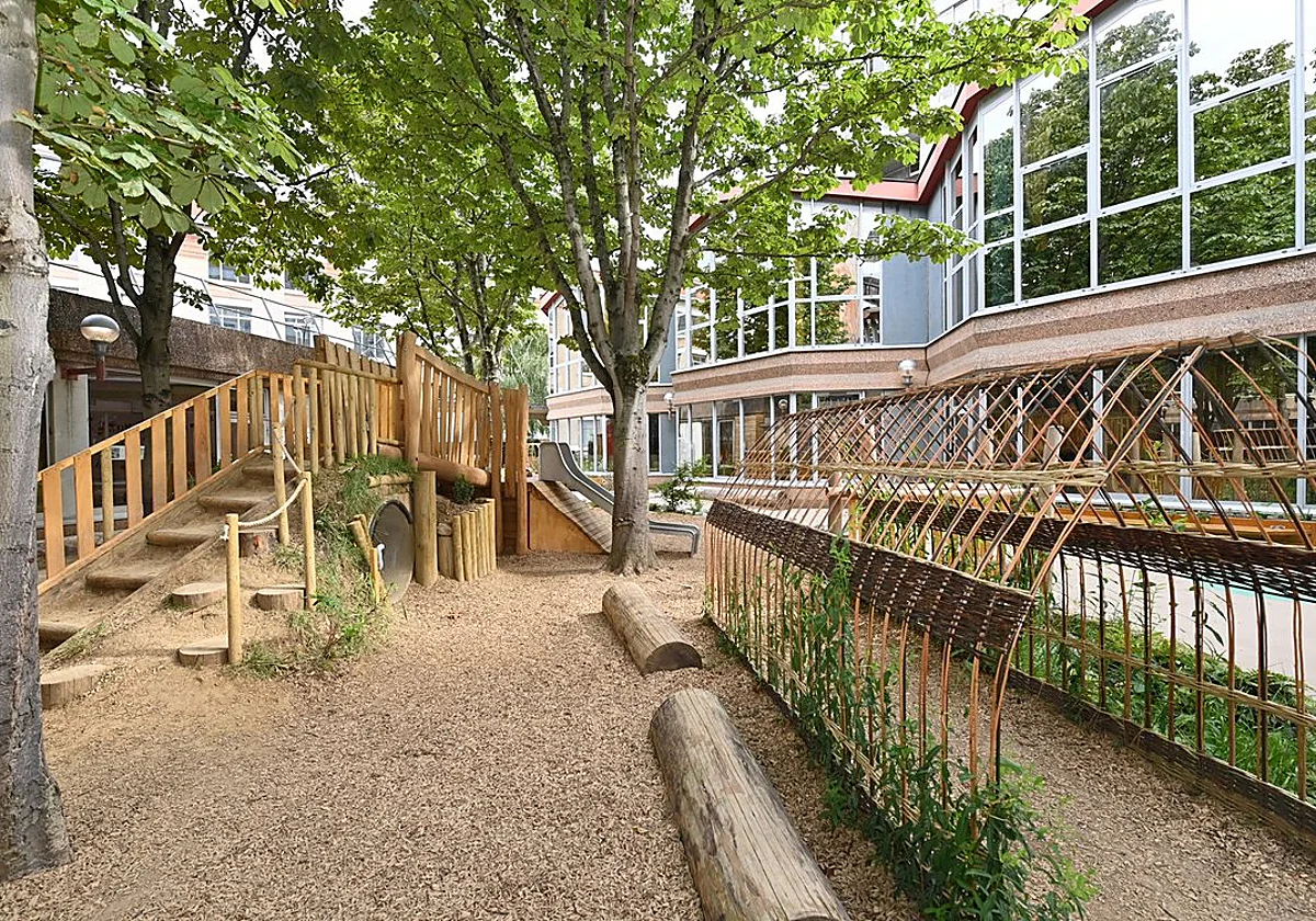 oasis-paris-patio-RoSXXERTupQRM1zeq2sjB9O-1200x840@RC