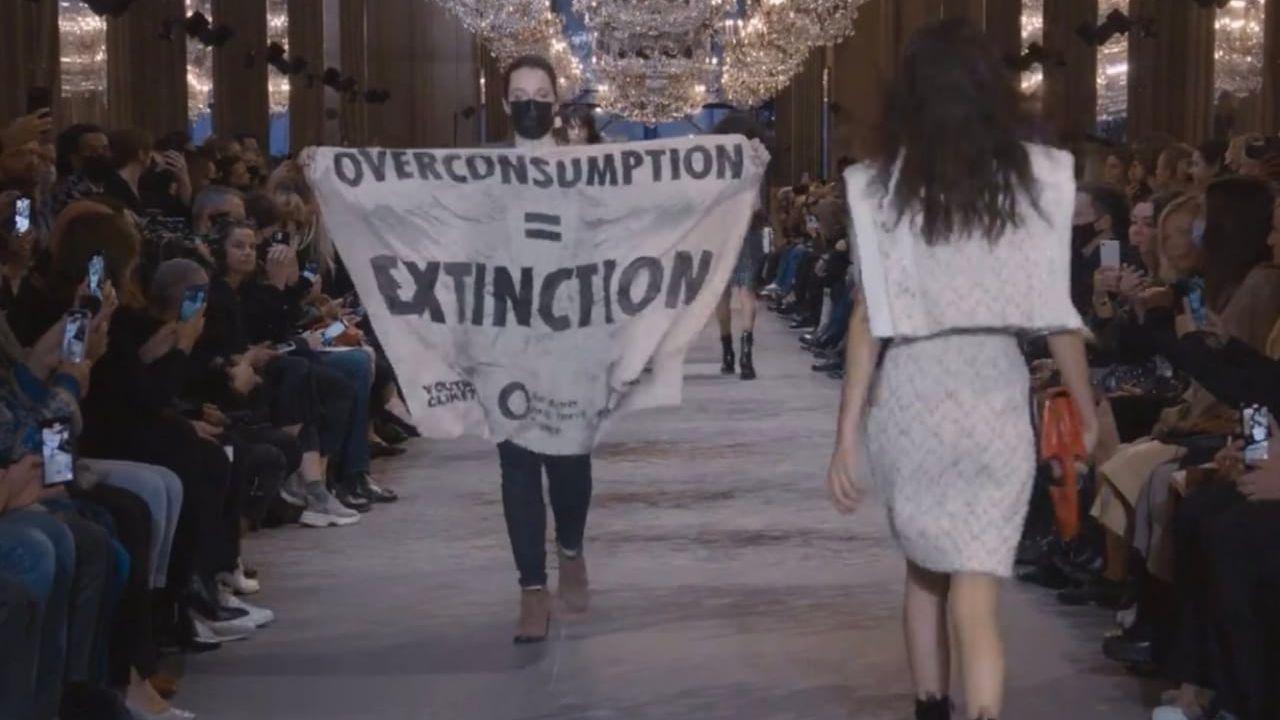 louis-vuitton-fue-saboteado-en-la-semana-de-la-moda-de-paris-1239894