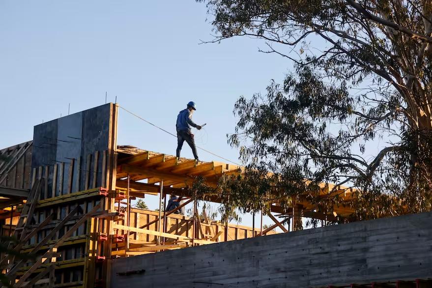 MQMOHUBTIRAYLAUKZMN5CBIYFA