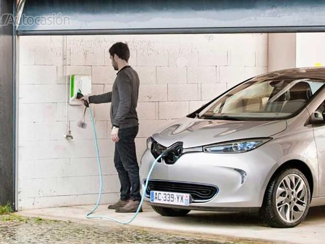 el-gobierno-obligara-a-instalar-mas-puntos-de-recarga-para-coches-electricos