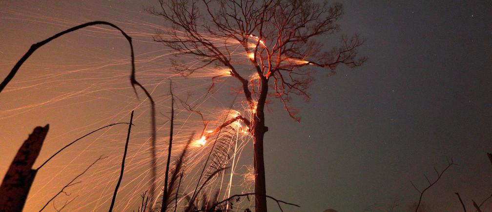 large_rl8lsZwYkOD0rSIs2hDlVnNx_sjPByFrQf2K2IU8Z7k